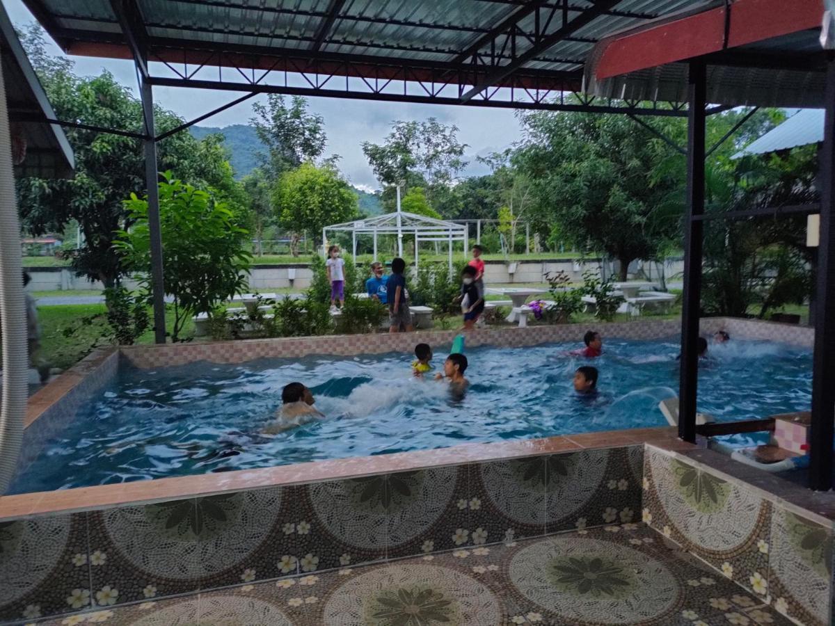 Armthong Resort Nakhon Nayok Bagian luar foto