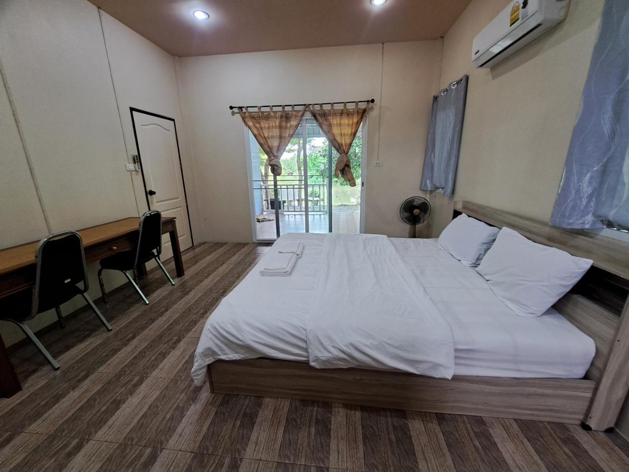 Armthong Resort Nakhon Nayok Bagian luar foto