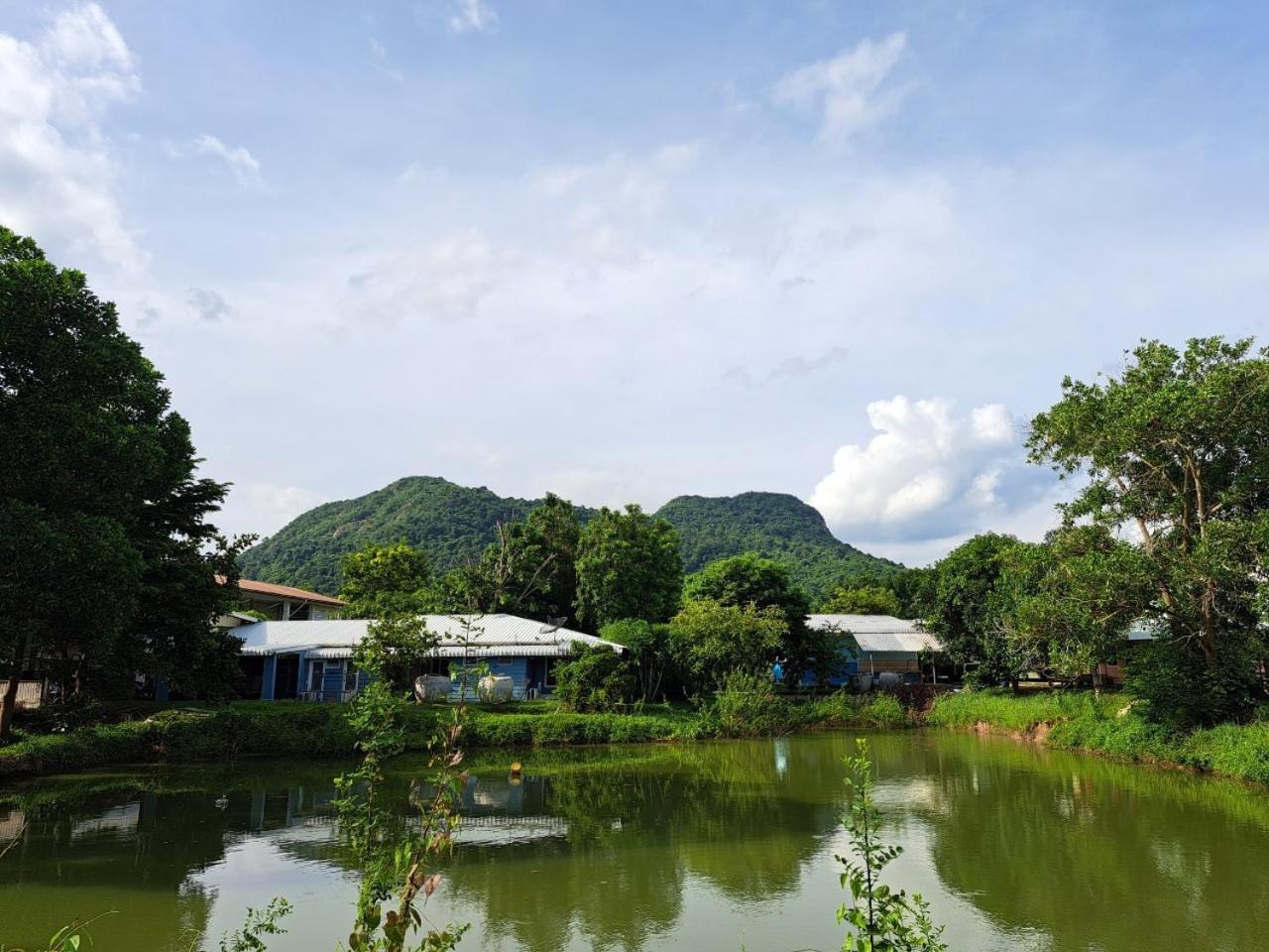 Armthong Resort Nakhon Nayok Bagian luar foto
