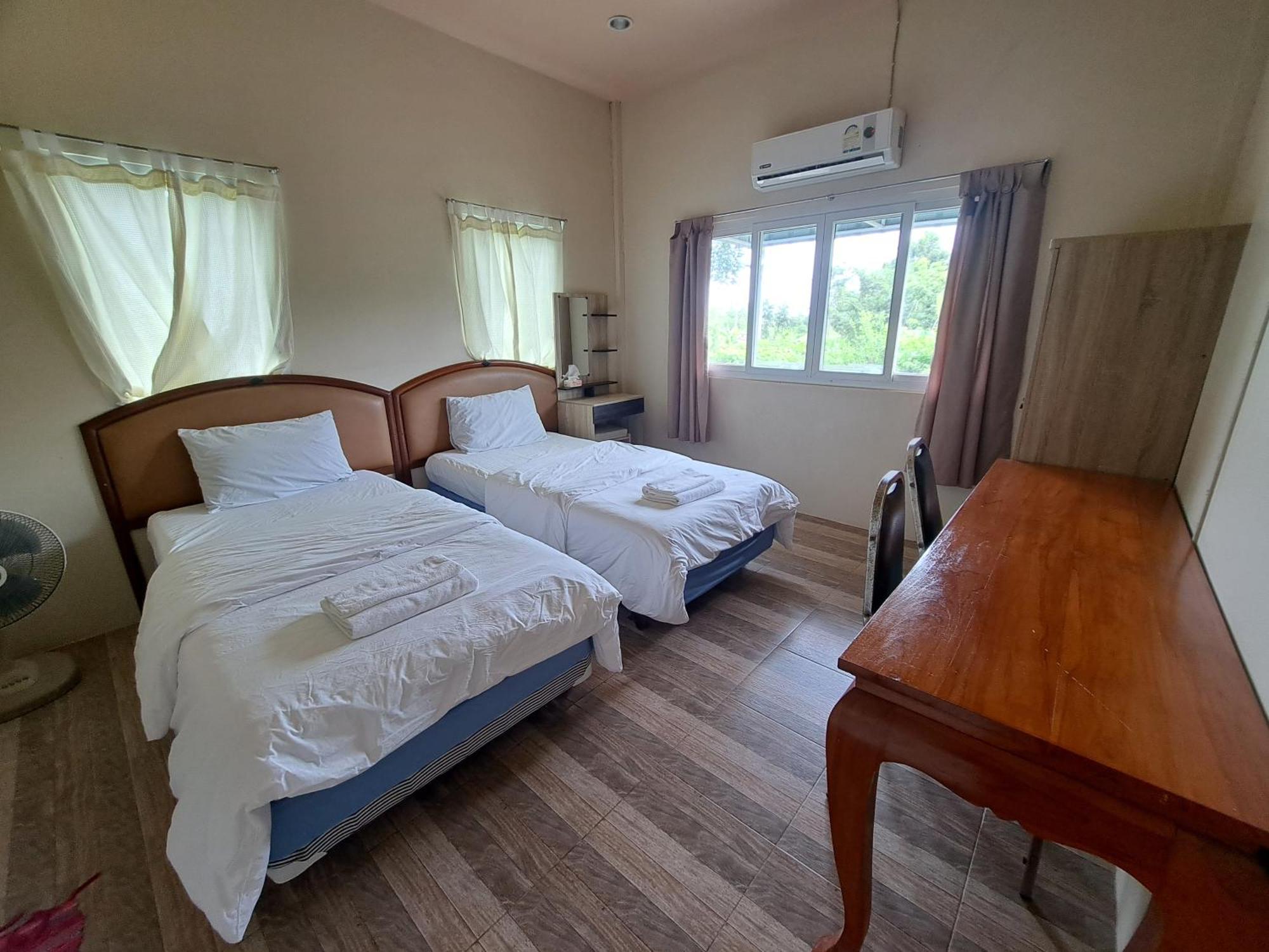 Armthong Resort Nakhon Nayok Bagian luar foto