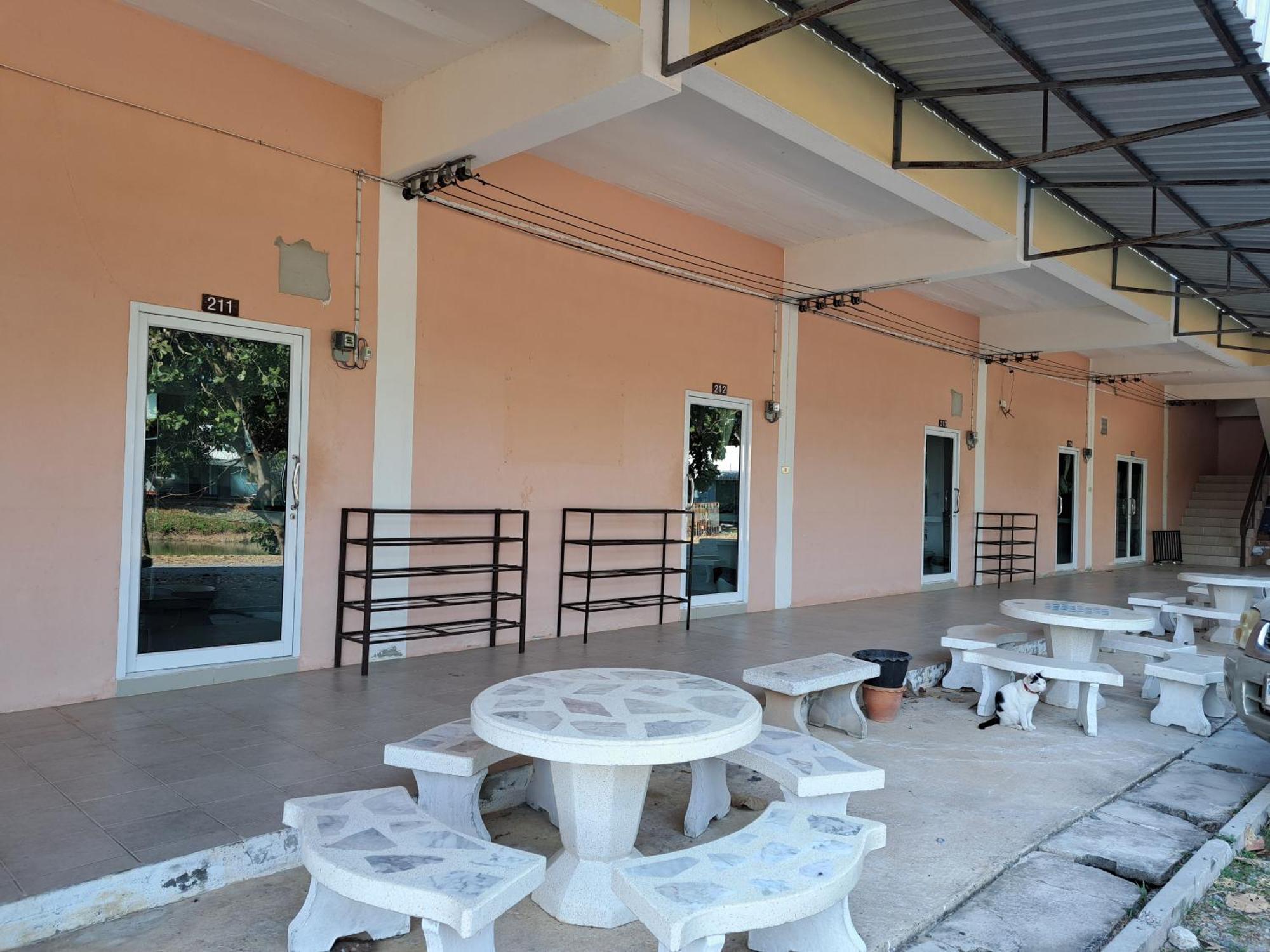 Armthong Resort Nakhon Nayok Bagian luar foto
