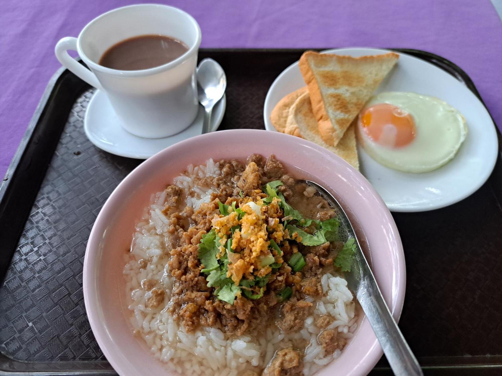 Armthong Resort Nakhon Nayok Bagian luar foto