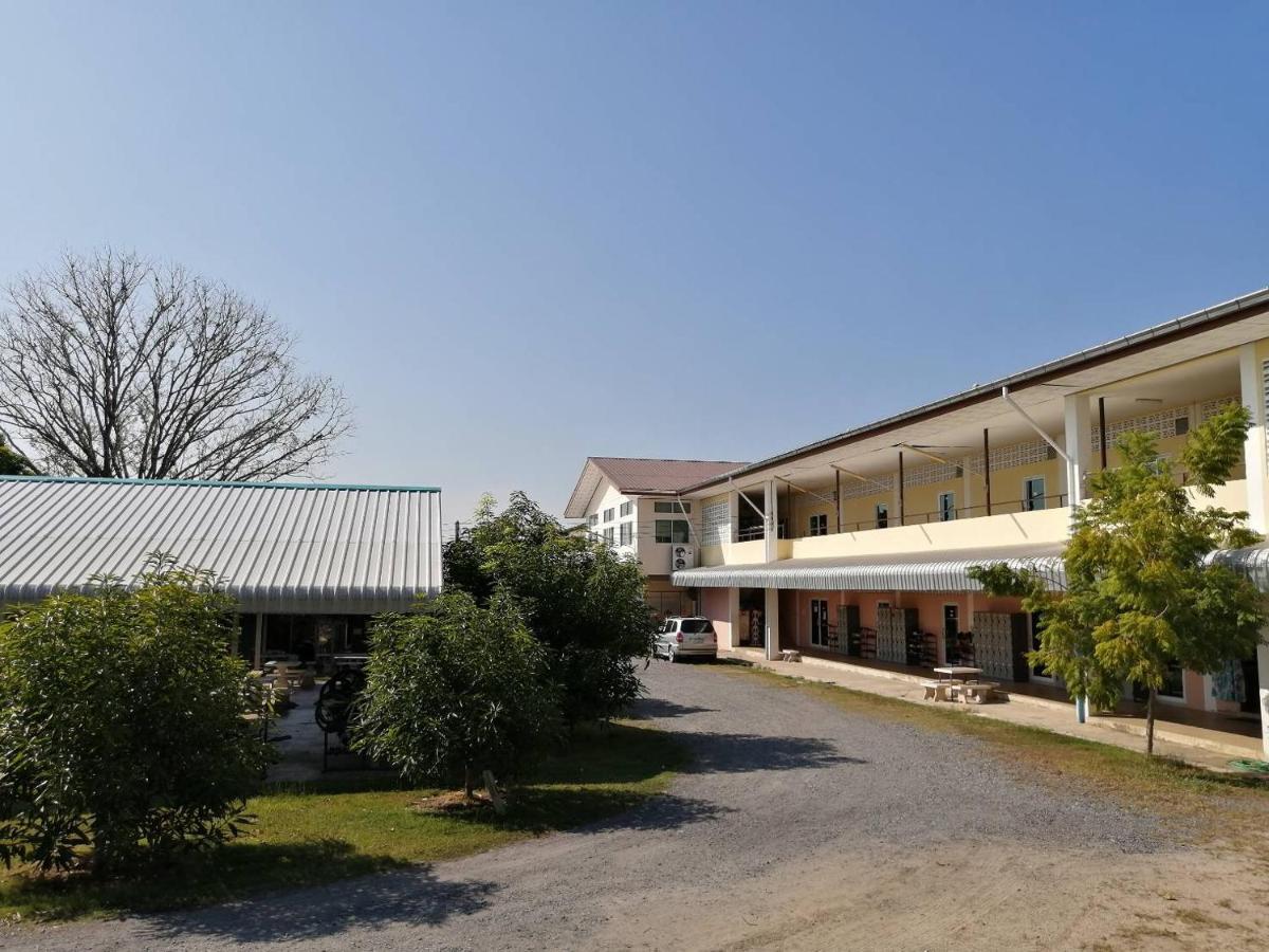 Armthong Resort Nakhon Nayok Bagian luar foto